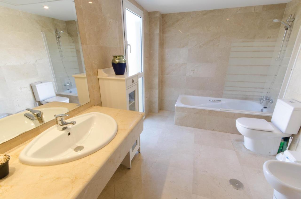 El Coral Apartment - First Beach Line Estepona Luaran gambar